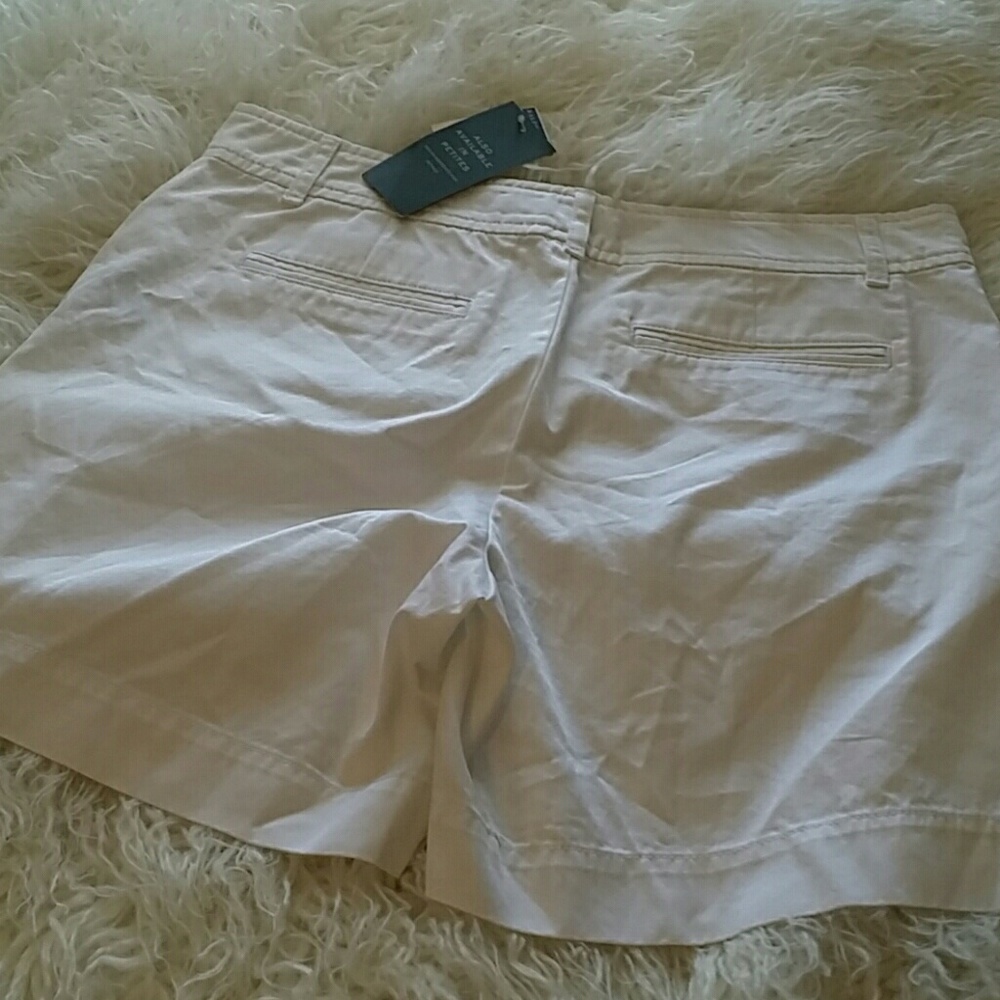 Shorts - Picture 7 of 7
